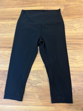 Lululemon Black Capri Leggings Size 8 Athletic Yoga